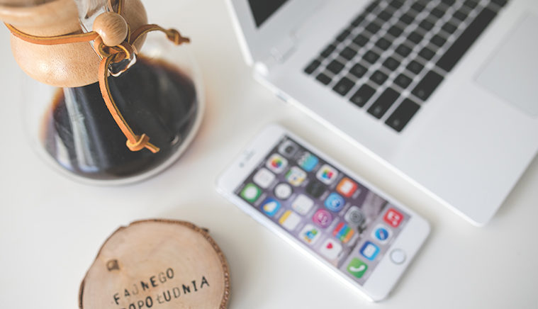 coffee-apple-iphone-desk