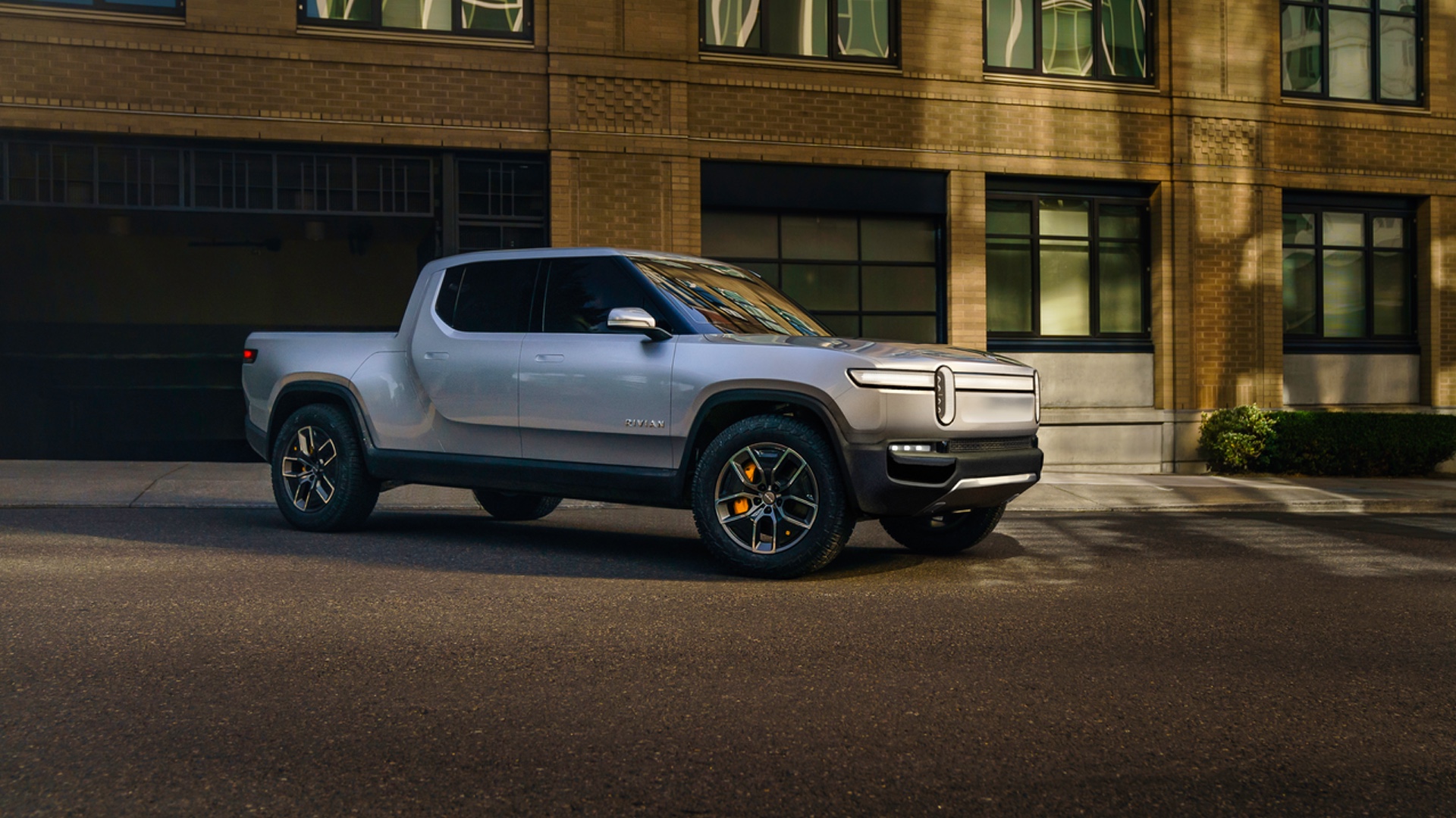 The first electric pick-up R1T rewrites the game.  Rivian created a sophisticated machine that will stand up in the field and on the road thumbnail