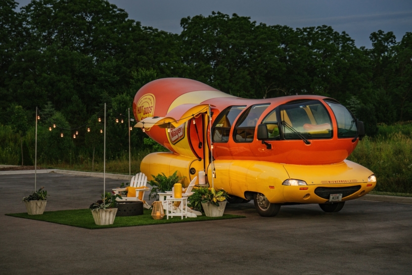 oscar-mayer-hot-dog-airbnb2-min