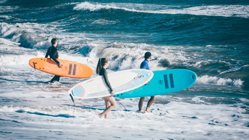surfing-surfers
