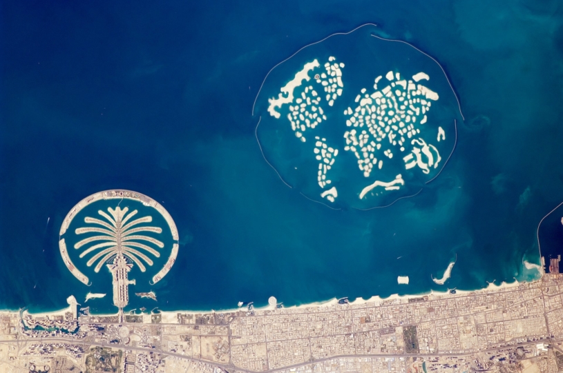 artificial_archipelagos_dubai_united_arab_emirates_iss022-e-024940_lrg-min