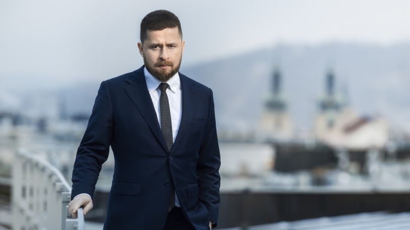 ČNB podle očekávání snížila základní úrokovou sazbu, jde o první změnu pod vedením Aleše Michla