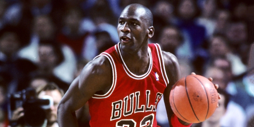 Další trefa. Michael Jordan prodává tým, který po konci kariéry koupil. Vydělá na něm miliardy