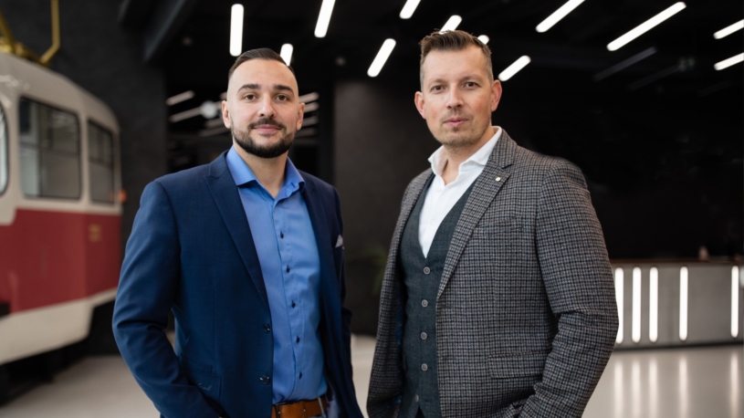 Češi v pandemii vsadili na těžbu bitcoinu a rozjeli stamilionový byznys. Prim hraje čistá energie