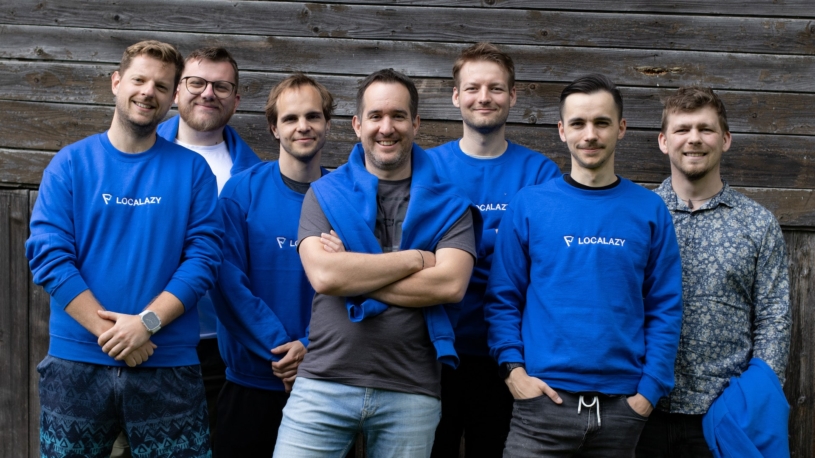 Brněnský startup zautomatizoval překládání aplikací. Od Jiřího Hlavenky a spol. získává přes 10 milionů