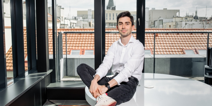Veřejná doprava má velké inovační manko, říká. Jeho startup nabízí službu mezi MHD a taxíkem