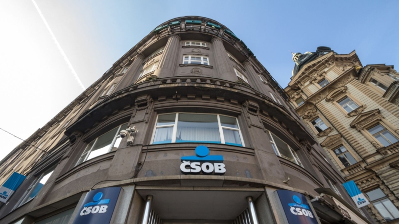 Komerční banka, Air Bank, ČSOB a další banky čelí kybernetickým útoků. Klientům nefungují online služby