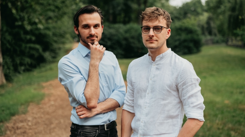 Dva ajťáci založili startup na tom, že se starají o hroby. Lidem za to ty peníze stojí, říkají
