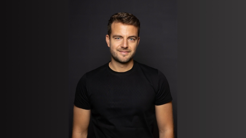 Lidi si zvykli darovat přes crowdfundingové portály. Na ty nejznámější poslali letos víc než miliardu