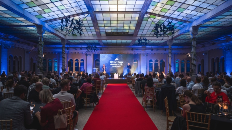 Startup Awards 2023 na fotografiích: Osobnosti, networking i drony inspirované kolibříky