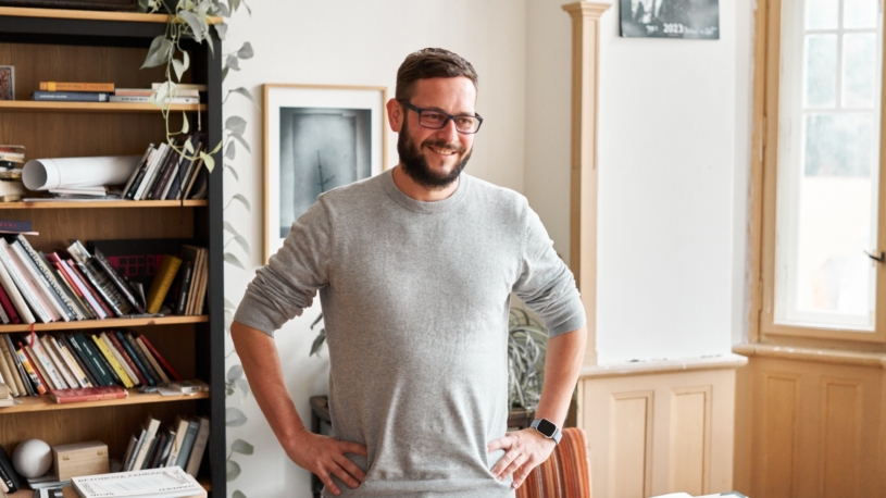 Od tisků k prodeji originálů. Náš projekt se stal vstupenkou do světa umění, říká šéf startupu 100ks