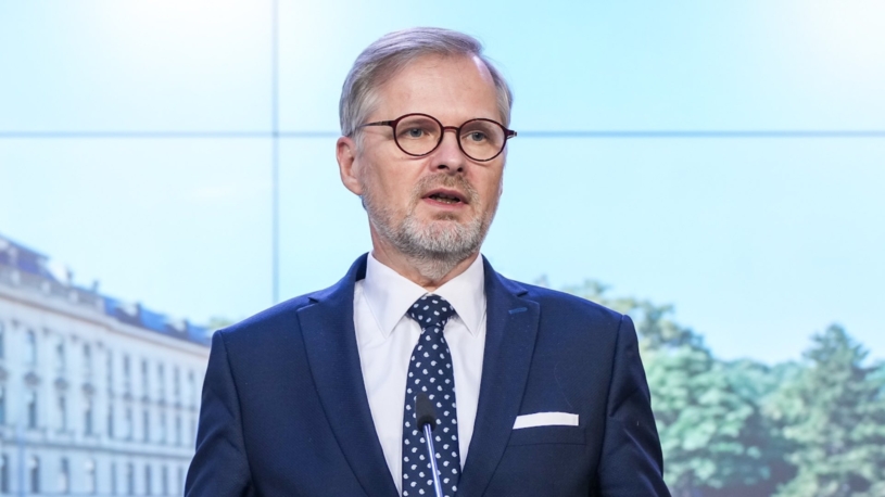 Odboráři i školy v pondělí stávkují a protestují proti krokům vlády. Proč se neozvali dřív? ptá se Fiala