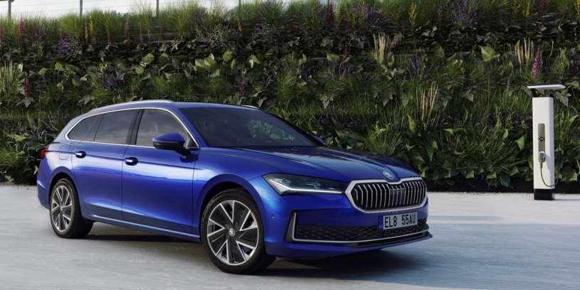 Škoda představila nový Superb. Manažerský koráb silnic se na první pohled mění v lepší Octavii