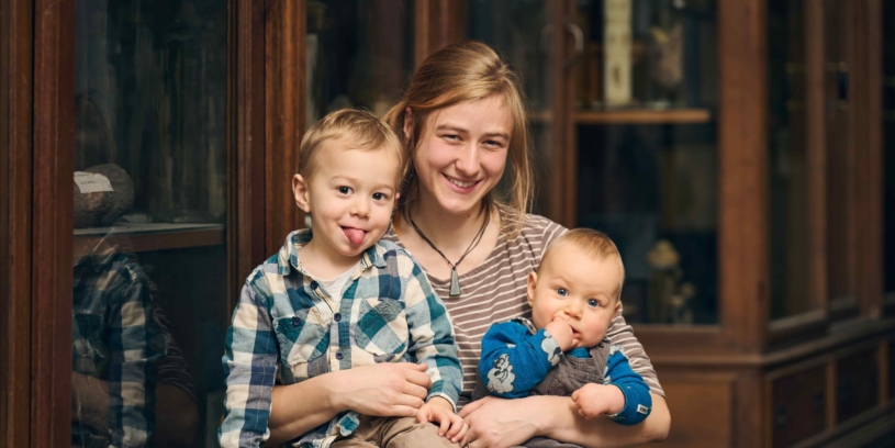 Mají děti a zároveň budují kariéru. Kromě kojení se o děti můžou starat i otcové, říkají mladé vědkyně