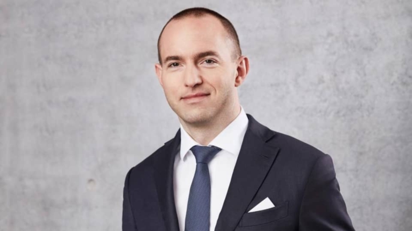 Finančník z Wirecard byl zřejmě ruským špiónem. Podvodník s českými kořeny měl na stole i Putinovu sošku