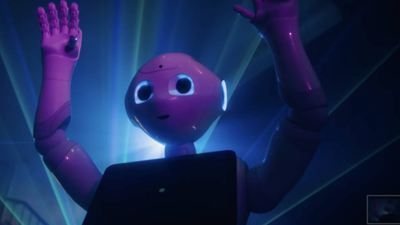 Veselé Vánoce přejí roboti. Vědci z ČVUT „naladili“ na známou píseň měřicí zařízení i třeba robopsa