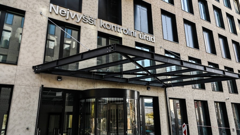 Mezi úřady mají obíhat data, ne lidé? To se projektu vnitra za 200 milionů nepovedlo, říká kontrolní úřad