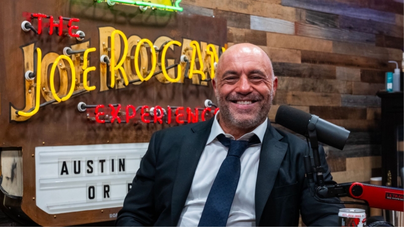 Slavný moderátor Joe Rogan už nebude jen na Spotify. Přesto od něj získal další miliardovou smlouvu