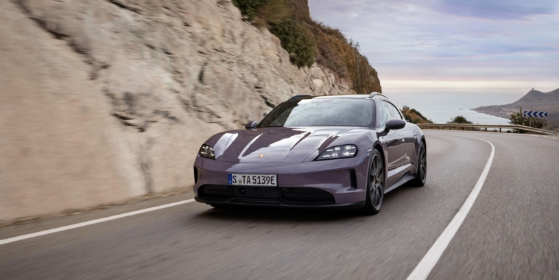 Porsche přijíždí se svým nejrychlejším produkčním vozem. Podívejte se na nový elektrický Taycan