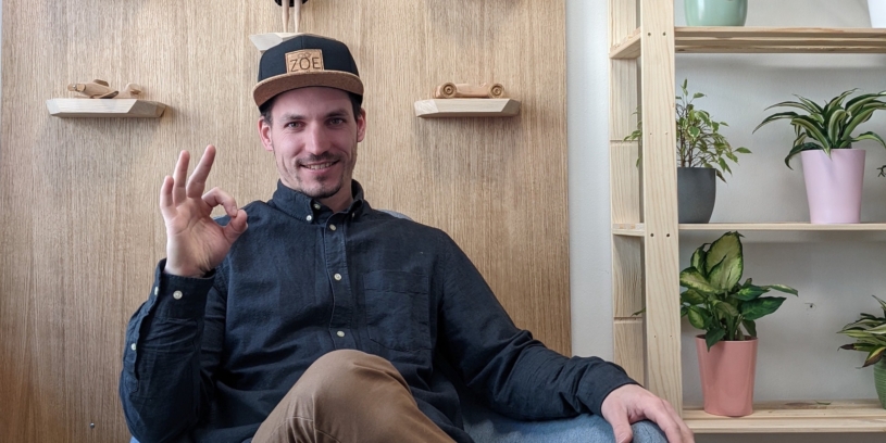 Byznys se skateboardy mu nefrčel, v USA pak pohořel úplně. Uspěl ale s nábytkem, po kterém lezou děti