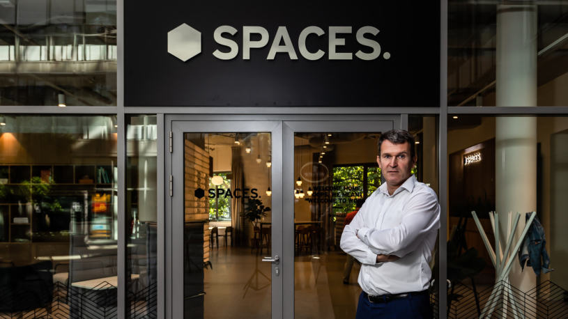 Vyladěné barvy a zasedačky na míru. Síť Regus a Spaces umožňuje navrhnout si vlastní kancelář