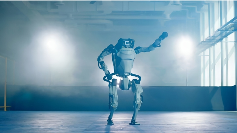Skákal, padal jako člověk a nikdy nešel do prodeje. Teď jde robot Atlas od Boston Dynamics do důchodu