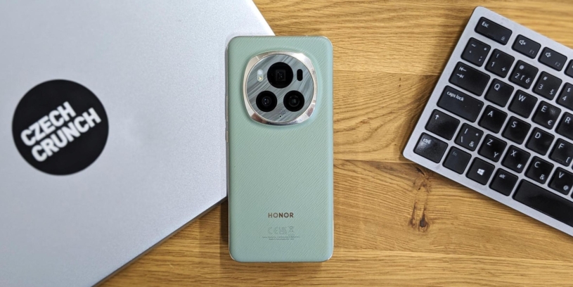 Honor představil telefon s nejlepším foťákem a displejem na trhu. Navíc umí vyvolat magický portál