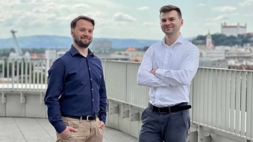 Slovenská aplikace jako první v EU nabízí legální investování pro lidi pod 18. Nabírá desítky milionů