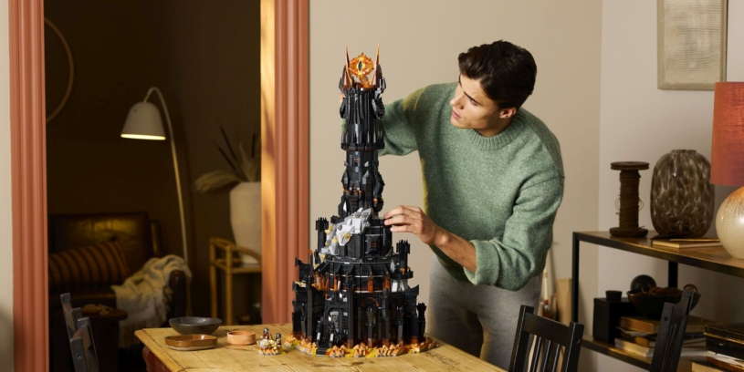Nejdřív Roklinka, teď Sauronova věž. Nová LEGO stavebnice z Pána prstenů má skoro metr na výšku
