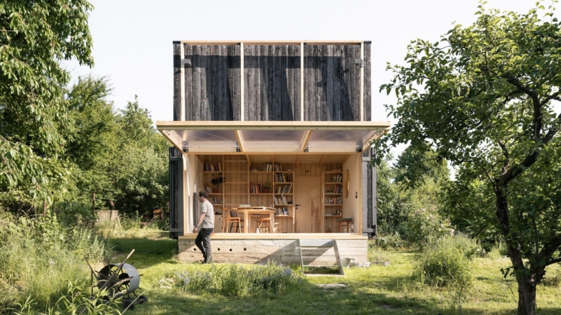 Když chatku navrhují architekti, závidí i Béda Trávníček. V kouzelné zahradě vyrostl promyšlený pavilón