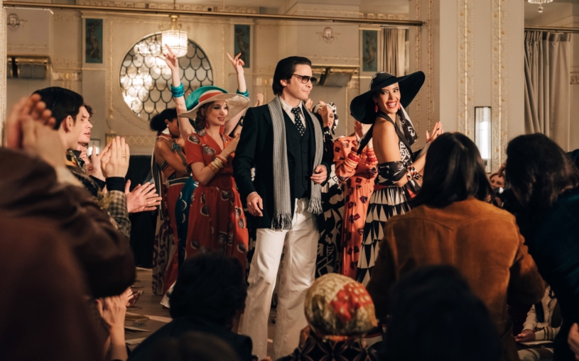 Jak se z Karla stal Lagerfeld. Nový seriál na Disney+ mapuje vzestup další módní ikony