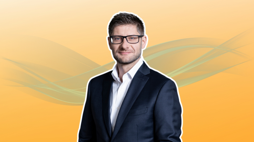 První peníze vydělal na fotkách Ramba a říká: Líbí se mi akcie Coltu, ale čekám, trhy jsou přepálené
