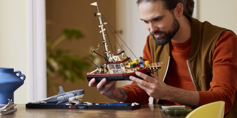 LEGO natočilo animované Čelisti. A představuje novou stavebnici podle Spielbergova žraločího filmu