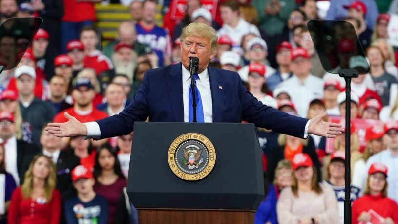 Útok na Donalda Trumpa. Střílel mladý republikán, který je už po smrti. Exprezidenta zasáhl do ucha