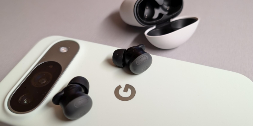 Google představil sluchátka skvělá tím, co neslyšíte. Pixel Buds Pro 2 zklidní i rušnou Florenc