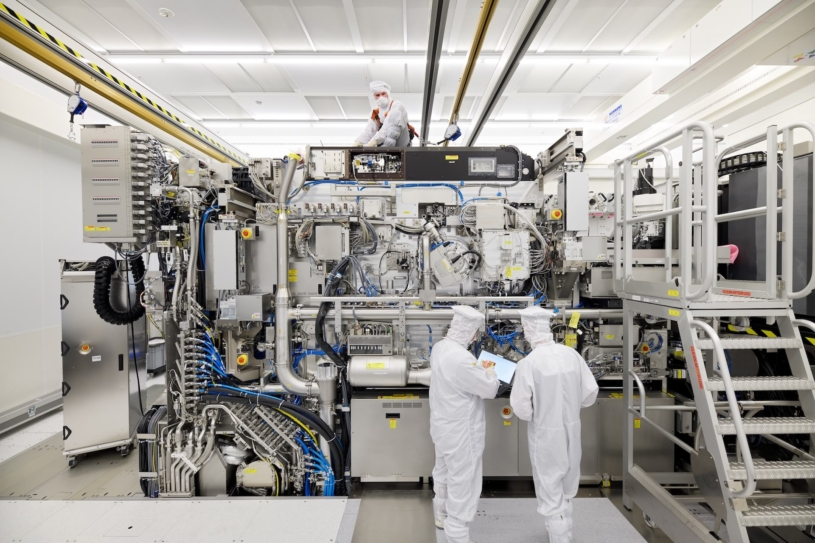 asml-cleanroom1-optimised