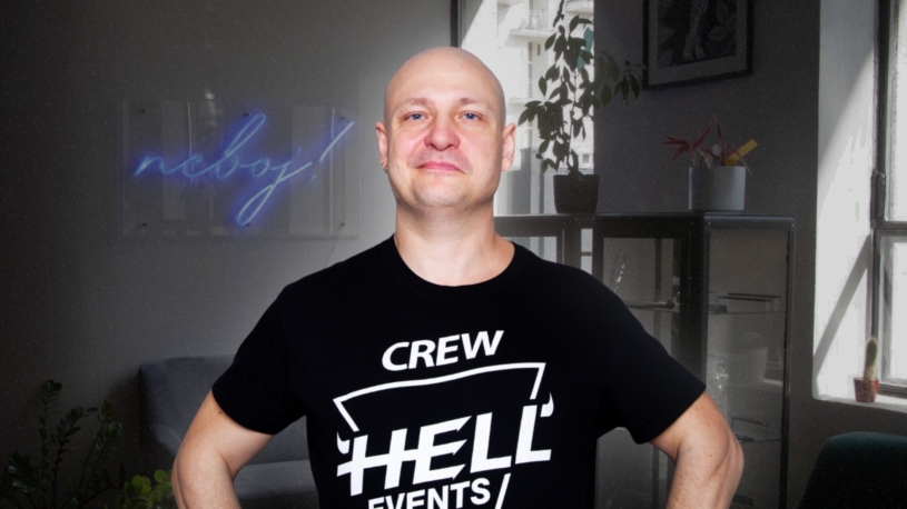 Od pankáčů k píchání uší miminům. Matky jsou nejlepší, chtějí kvalitu, říká Míla Bugtcher z Hellu