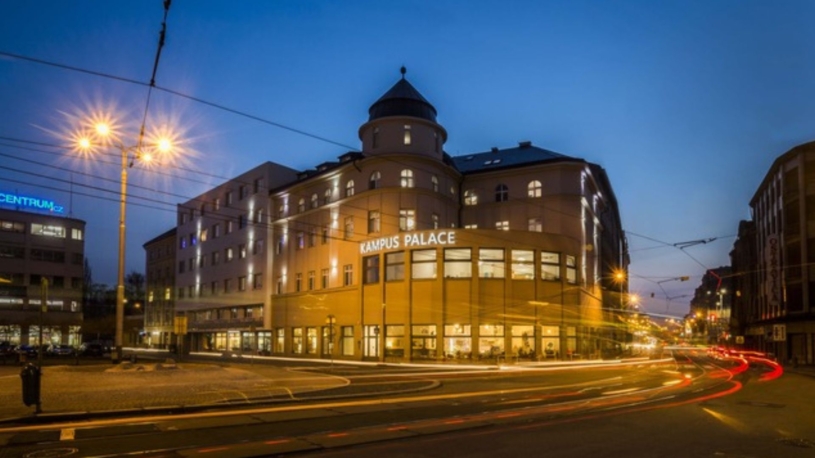 Historický Hotel Palace v Ostravě se změní na malometrážní byty. Má sloužit mezigeneračnímu bydlení