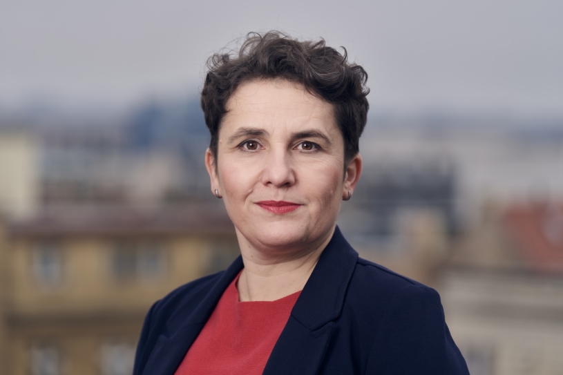 Tahle sněmovna není pro rodiče. Nemůžu na čtyři roky vypnout roli matky ani poslankyně, říká Marie Jílková
