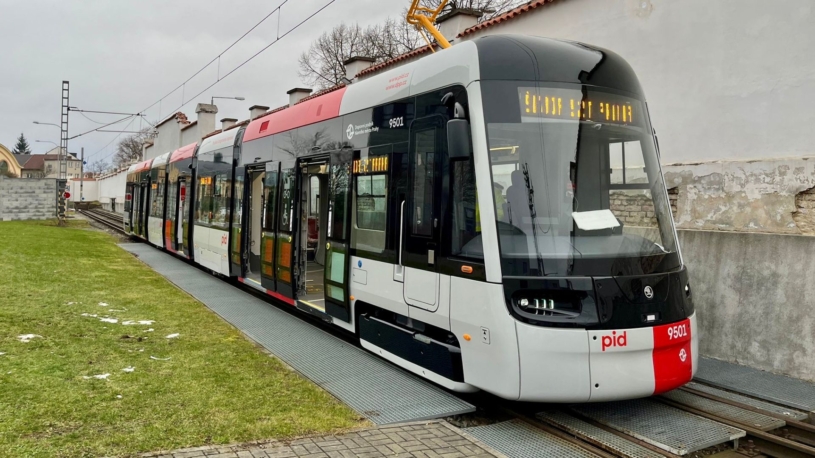 Bezpečnější a komfortnější. Praha bude mít nové tramvaje, které dokážou předcházet srážkám