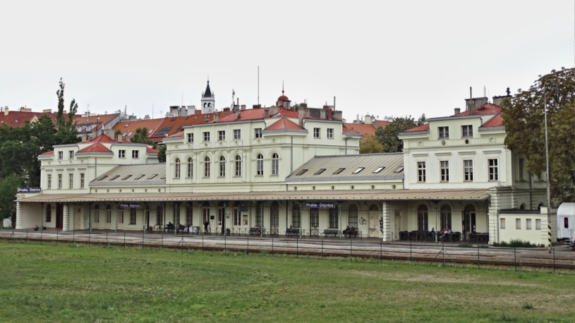 Ctím tržní hospodářství, říká ten, co měl mít dejvickou nádražku. Přenechal ji původnímu provozovateli