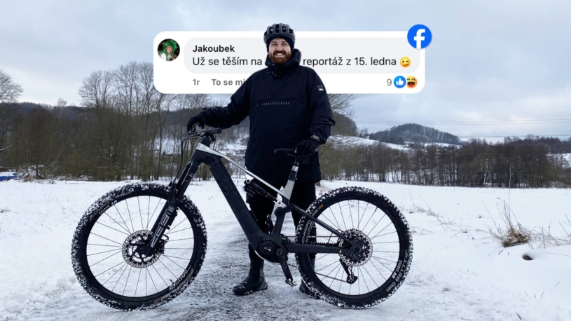 Jak se jede v zimě sto kilometrů do kanclu na kole? S ledem a bahnem pomohl automat i ABS