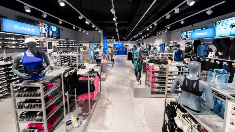 Decathlon zkouší menší prodejny. První otevřel v Praze, zaměřuje se jen na běh a fitness