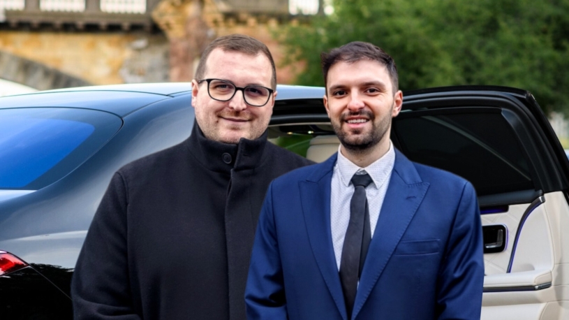 V limuzínách vozí klienty do Vídně i výlet na hrad. Lidé si chtějí povídat třeba o Kingdom Come