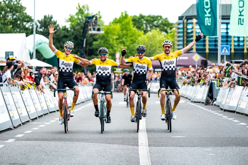 Silniční cyklistika jako nový golf? Letošní závod L’Etape pod hlavičkou Tour de France v Česku láká i firmy