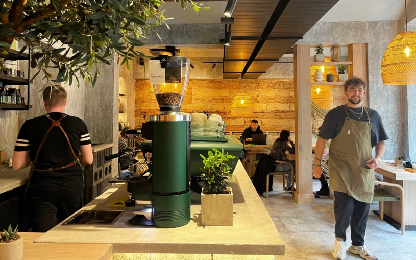Na Vinohradech otevřelo bistro Grøn. Zelené není jen názvem, nabízí samé zdravé věci a má plno