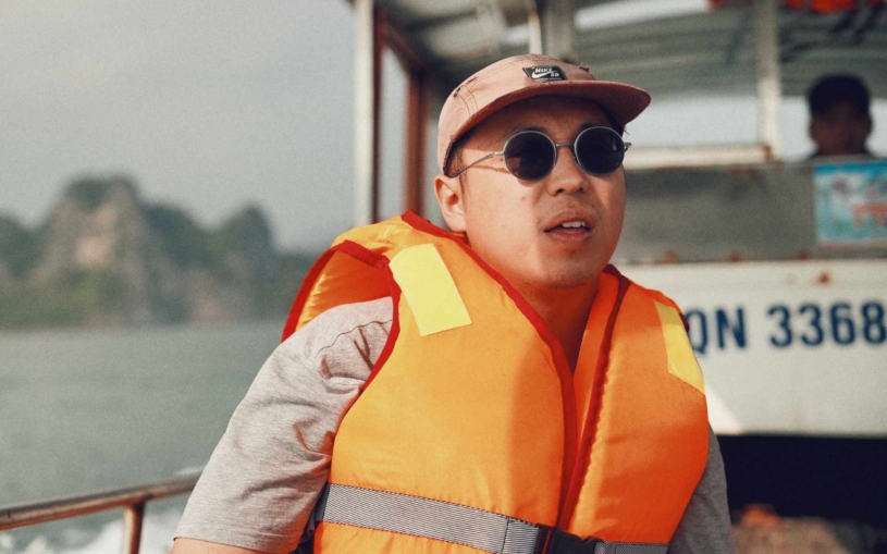 Dospívání strávil ve večerce, teď má jeho film premiéru ve Varech. Ve Vietnamu ho nechtěli nechat natáčet