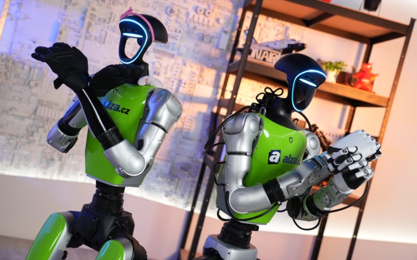 Alza přivezla humanoidní roboty, kteří stojí až dva miliony. Jeden takový byl i na koncertu DJ Wiche