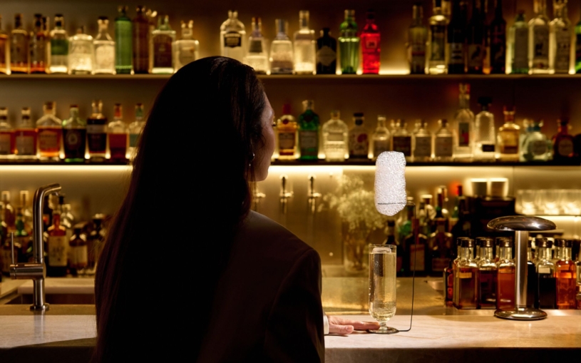 Koktejl Labutí jezero je tu jemný a voní po romantickém jasmínu. Bar Forbína se inspiruje divadlem