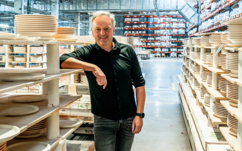 Zachránili krachující fabriku a teď s ní „vykořisťují“ Švýcary i Rakušany. Najdete je v top hotelech